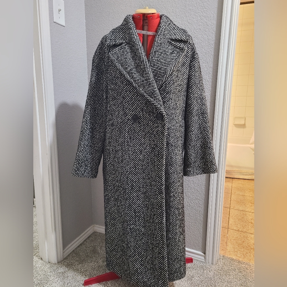 River Island Black And White Long Coat Size 8